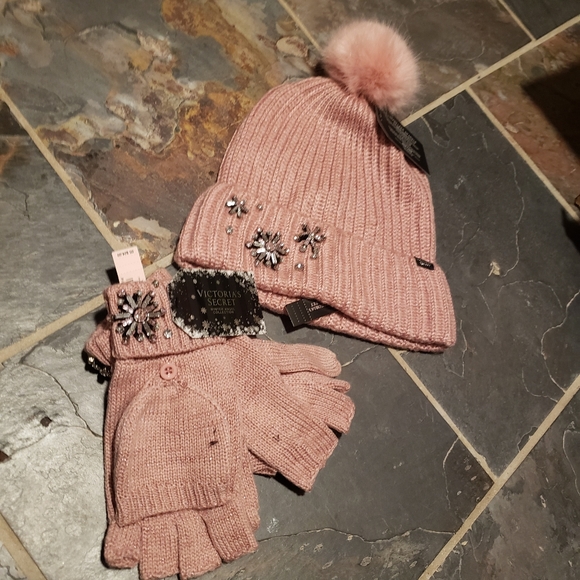Victoria's Secret Accessories - Victoria's secret snowflake sparkle knit hat